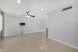 Photo #5: 6951952 Listing 