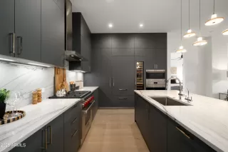 Photo #3: 6952183 Listing