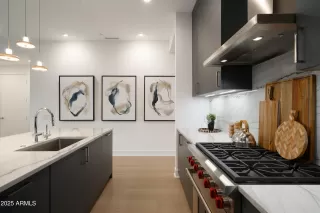 Photo #4: 6952183 Listing