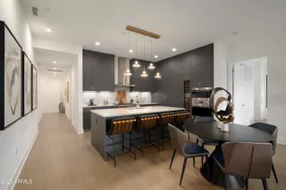 Photo #6: 6952183 Listing