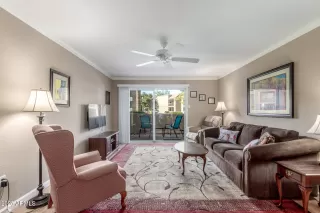 Photo #1: 6952221 Listing 