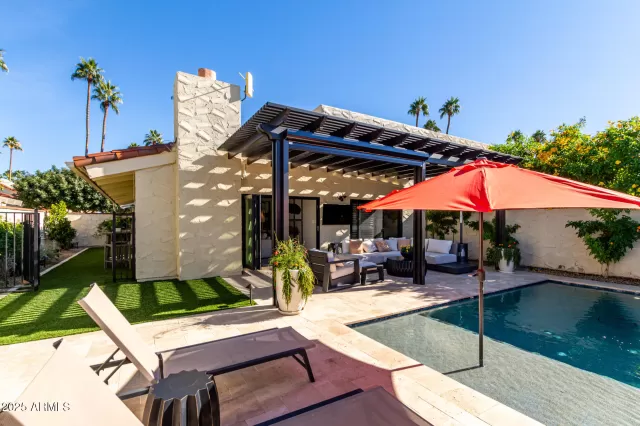 MLS: 6952223 Condo For Sale