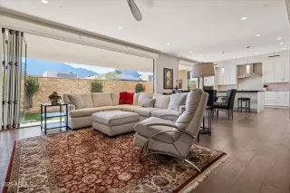 Photo #2: 6952384 Listing 