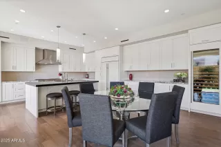 Photo #3: 6952384 Listing 