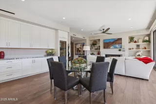 Photo #6: 6952384 Listing 