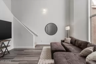 Photo #2: 6952399 Listing 