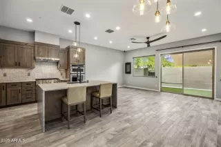 Photo #4: 6952408 Listing