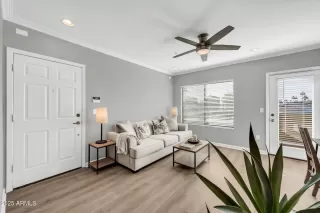 Photo #3: 6952422 Listing 