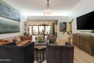 Photo #2: 6952550 Listing 