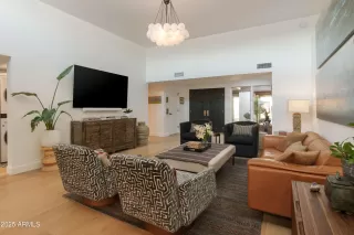 Photo #4: 6952550 Listing 