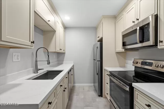 MLS: 6952593 Condo For Sale