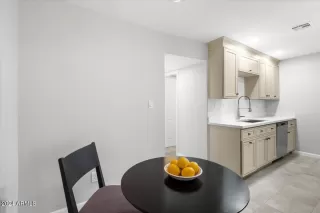 Photo #5: 6952593 Listing 