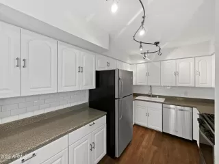 Photo #1: 6952742 Listing 