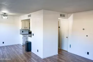 Photo #6: 6952750 Listing