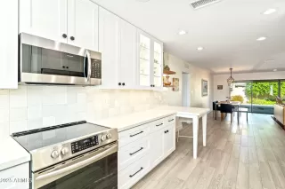 Photo #5: 6952863 Listing 