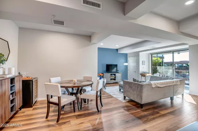 MLS: 6952914 Condo For Sale