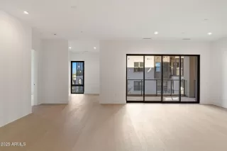 Photo #2: 6952925 Listing