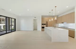 Photo #6: 6952925 Listing