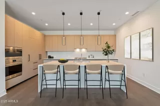 Photo #1: 6952929 Listing