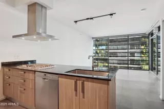 Photo #5: 6953084 Listing