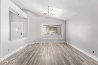 Photo #2: 6953131 Listing