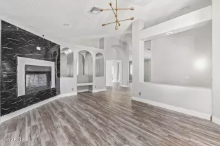 Photo #3: 6953131 Listing