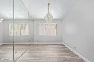 Photo #5: 6953131 Listing