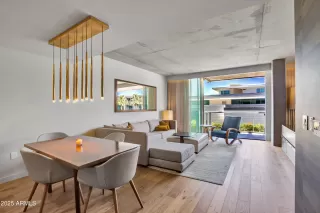 Photo #2: 6953448 Listing 