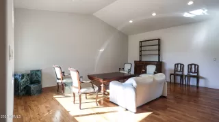 Photo #6: 6953598 Listing