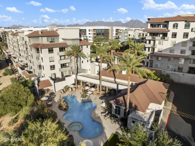 MLS: 6953603 Condo For Sale