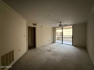 Photo #6: 6953628 Listing