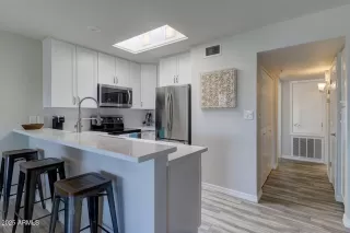 Photo #6: 6953936 Listing 