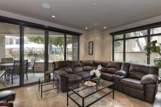 MLS: 6953991 Condo For Sale