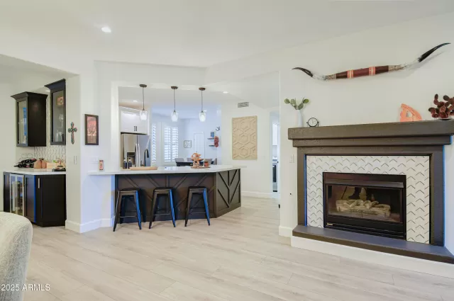 MLS: 6954082 Condo For Sale