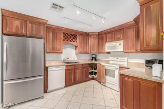 Photo #6: 6954146 Listing 