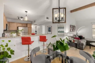 Photo #1: 6954149 Listing 