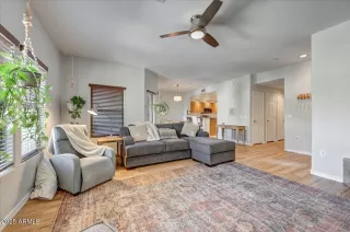 Photo #4: 6954158 Listing