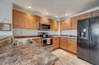 Photo #5: 6954158 Listing