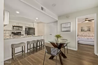 Photo #3: 6954166 Listing