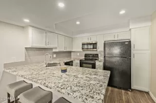 Photo #5: 6954166 Listing