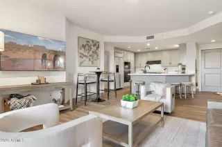 Photo #2: 6954234 Listing