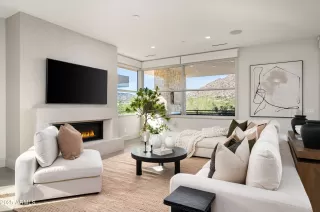 Photo #1: 6954485 Listing