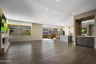 Photo #3: 6954795 Listing