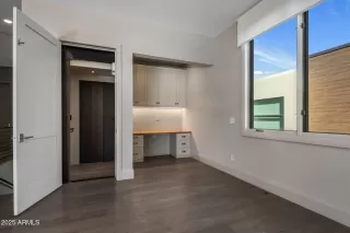 Photo #4: 6954795 Listing