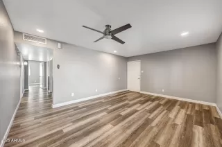 Photo #6: 6954901 Listing 