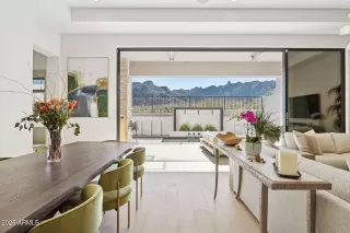 Photo #2: 6955108 Listing 