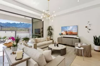 Photo #3: 6955108 Listing 