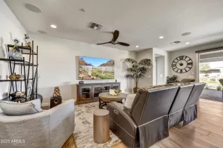 Photo #5: 6955277 Listing