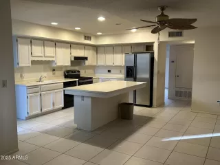 Photo #3: 6955386 Listing