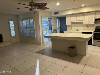 Photo #4: 6955386 Listing